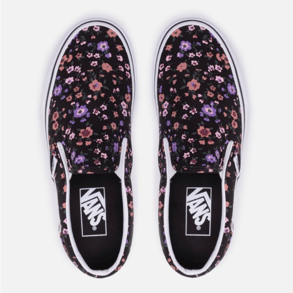 vans classic slip-on in covered ditsy/true white